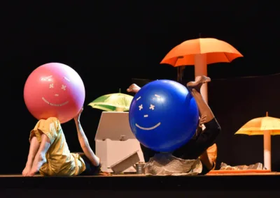 Rêves en corps : spectacle de théâtre petite enfance